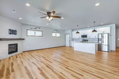 3827  Sunnyside Dr, La Crosse, WI 54601 - Photo 5