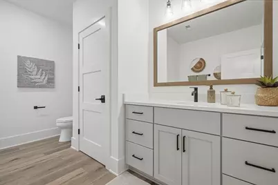 9401 W Huntington Dr, Mequon, WI 53097 - Photo 19