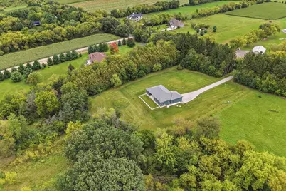 W290S6625  Holiday Rd, Mukwonago, WI 53189 - Photo 41