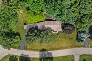 W290S2811 Carmarthen Dr, Genesee, WI 53188 - Photo 35