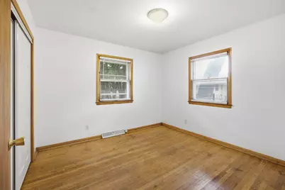 921 W Theresa Ln, Glendale, WI 53209 - Photo 17