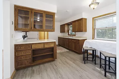 921 W Theresa Ln, Glendale, WI 53209 - Photo 7