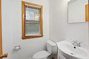 921 W Theresa Ln, Glendale, WI 53209 - Photo 13