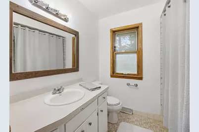 921 W Theresa Ln, Glendale, WI 53209 - Photo 15