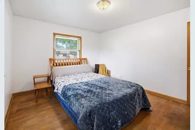 921 W Theresa Ln, Glendale, WI 53209 - Photo 11