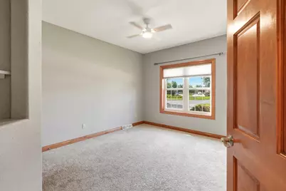 363  Sunshine Dr, Hartland, WI 53029 - Photo 23