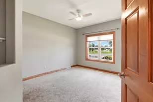 363 Sunshine Dr, Hartland, WI 53029 - Photo 23