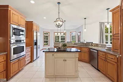 363  Sunshine Dr, Hartland, WI 53029 - Photo 9
