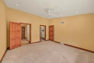 7550 N Pheasant Ln, River Hills, WI 53217 - Photo 23