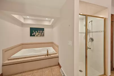 7550 N Pheasant Ln, River Hills, WI 53217 - Photo 25