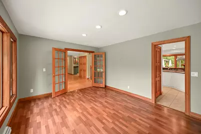 7550 N Pheasant Ln, River Hills, WI 53217 - Photo 11
