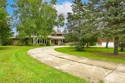 7550 N Pheasant Ln, River Hills, WI 53217 - Photo 37