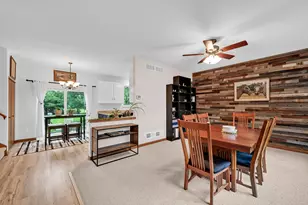 302 Hawthorne Dr, Eagle, WI 53119 - Photo 9