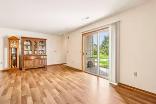 6155 S Creekside Dr, Cudahy, WI 53110 - Photo 7