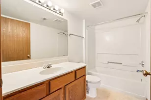 6155 S Creekside Dr, Cudahy, WI 53110 - Photo 21
