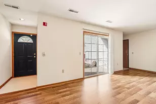 6155 S Creekside Dr, Cudahy, WI 53110 - Photo 5