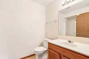 6155 S Creekside Dr, Cudahy, WI 53110 - Photo 15