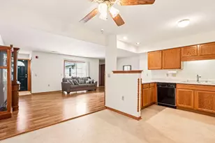 6155 S Creekside Dr, Cudahy, WI 53110 - Photo 11