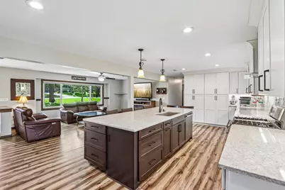 13716 W Lilac Ln, New Berlin, WI 53151 - Photo 3