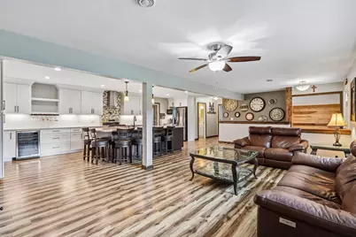 13716 W Lilac Ln, New Berlin, WI 53151 - Photo 5