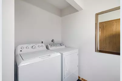 13562 W Fountain Ct, New Berlin, WI 53151 - Photo 25