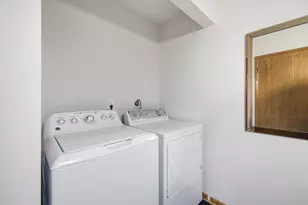13562 W Fountain Ct, New Berlin, WI 53151 - Photo 25
