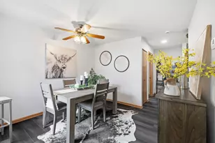 13562 W Fountain Ct, New Berlin, WI 53151 - Photo 5