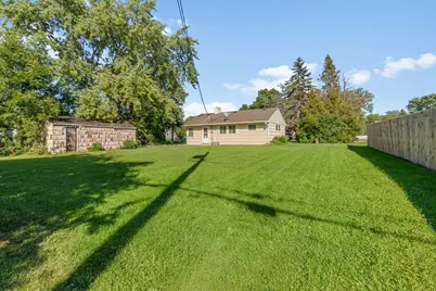 7227 S 37th Pl, Franklin, WI 53132 - Photo 23