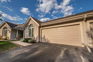 1528 Quietwood Ln, West Bend, WI 53090 - Photo 27