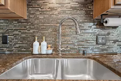 N173W19972  Creekside Dr, Jackson, WI 53037 - Photo 11