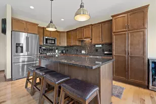N173W19972 Creekside Dr, Jackson, WI 53037 - Photo 7