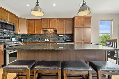 N173W19972  Creekside Dr, Jackson, WI 53037 - Photo 9