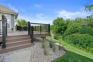 N173W19972 Creekside Dr, Jackson, WI 53037 - Photo 31
