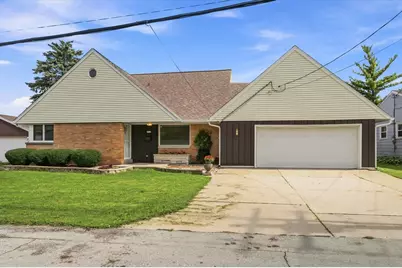 3744 S Sunset Dr, Milwaukee, WI 53220 - Photo 35