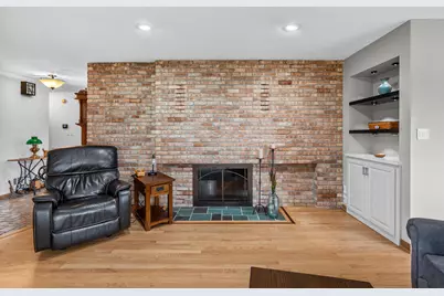 1123  Lake Shore Rd, Grafton, WI 53024 - Photo 9