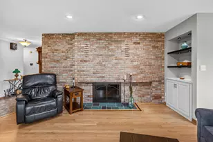 1123 Lake Shore Rd, Grafton, WI 53024 - Photo 9