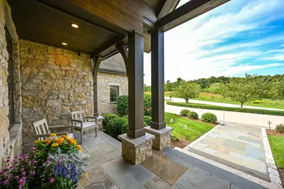3800  Red Chapel Ct, Delafield, WI 53058 - Photo 9