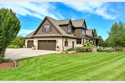3800  Red Chapel Ct, Delafield, WI 53058 - Photo 5