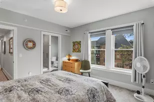 1042 E Juneau Ave, Milwaukee, WI 53202 - Photo 25