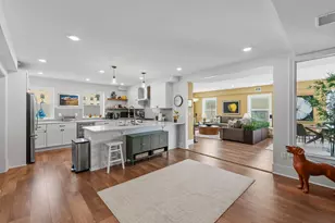 1042 E Juneau Ave, Milwaukee, WI 53202 - Photo 9