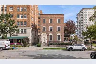 1042 E Juneau Ave #3, Milwaukee, WI 53202 - Photo 39