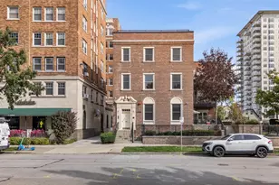 1042 E Juneau Ave, Milwaukee, WI 53202 - Photo 39