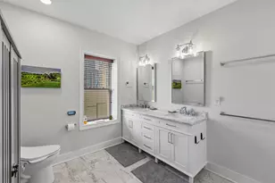 1042 E Juneau Ave, Milwaukee, WI 53202 - Photo 31