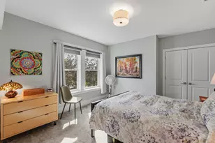1042 E Juneau Ave, Milwaukee, WI 53202 - Photo 23