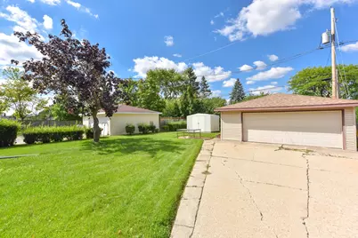 8136 W Clovernook St, Milwaukee, WI 53223 - Photo 15