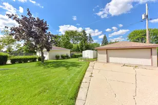 8136 W Clovernook St, Milwaukee, WI 53223 - Photo 15