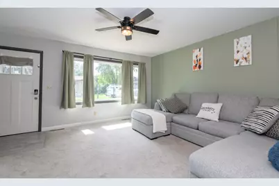 910  Mayer Ln, Mayville, WI 53050 - Photo 3