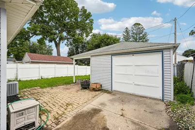 2617  Coolidge Ave, Racine, WI 53403 - Photo 37