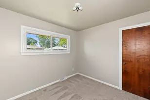 N89W15240 Jefferson Ave, Menomonee Falls, WI 53051 - Photo 13