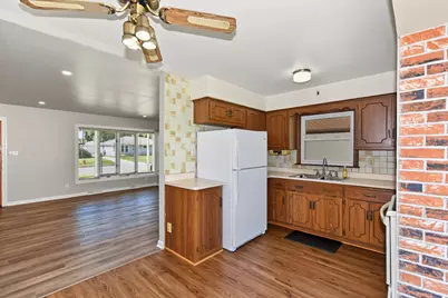 N89W15240  Jefferson Ave, Menomonee Falls, WI 53051 - Photo 9